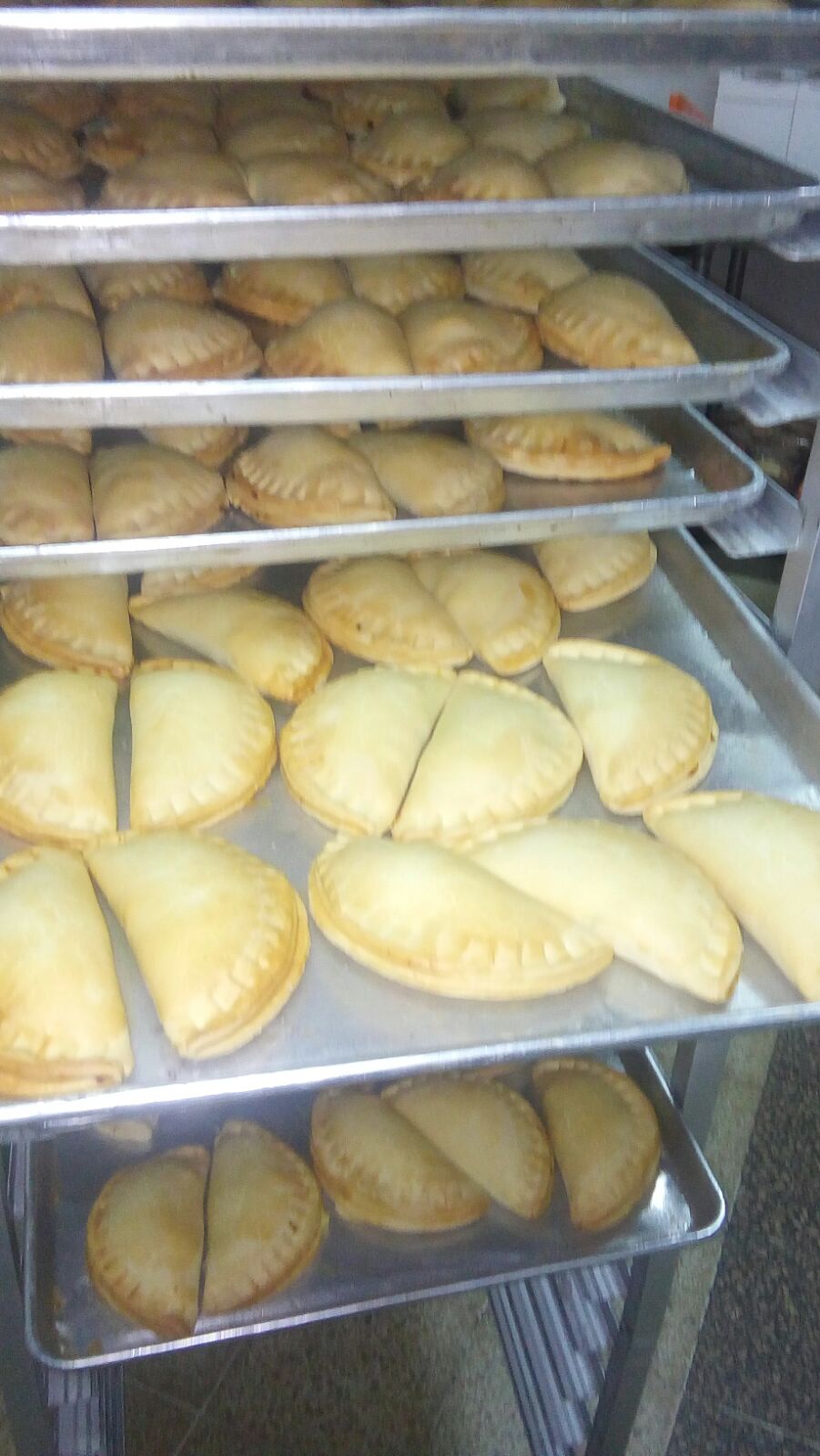 Empanadas asadas en bandejas